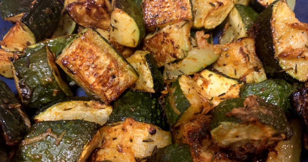 Easy Roasted Courgette Side Dish With Thyme, Garlic & Paprika