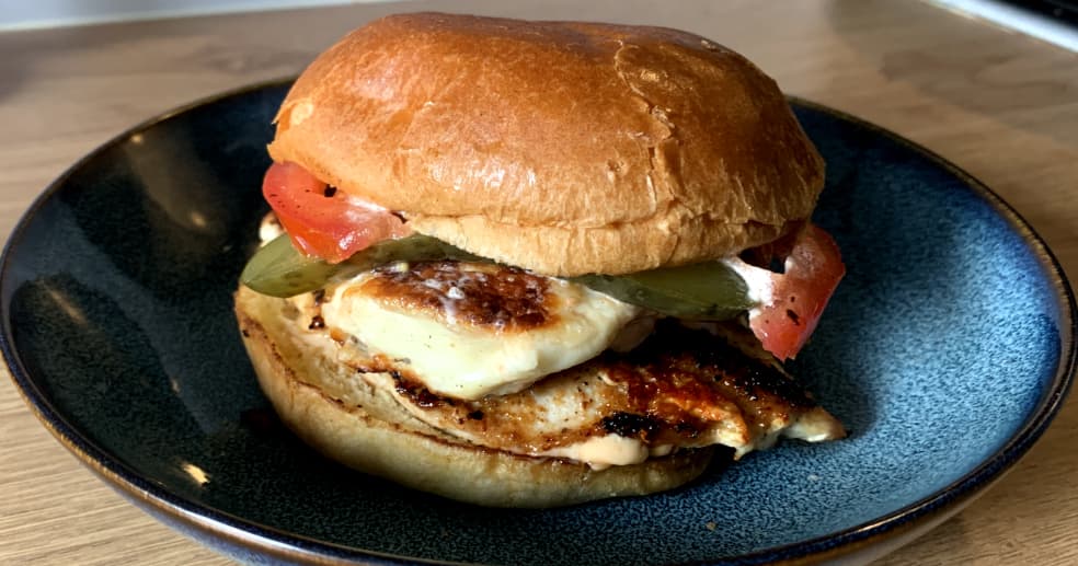 Easy Chicken and Halloumi Burger with Sriracha Mayo