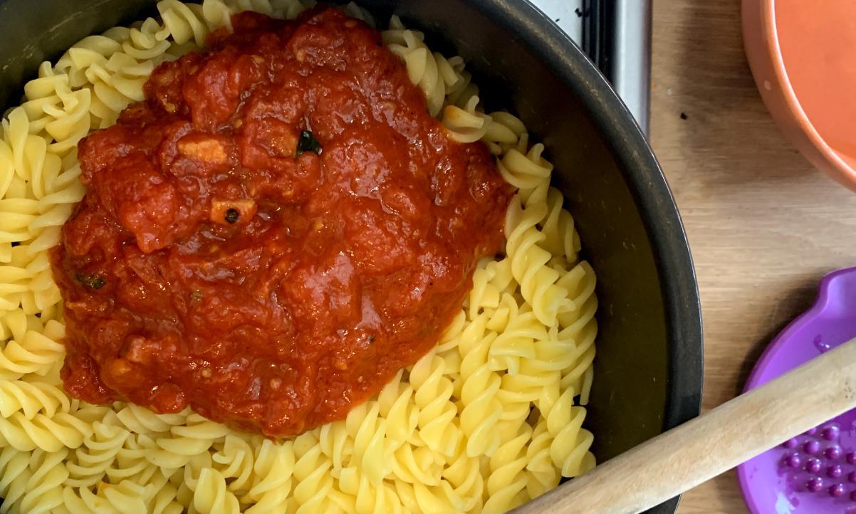 smoked pancetta and basil pasta sauce